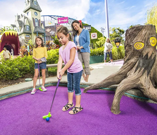 Hollywood Drive-In Golf&trade;